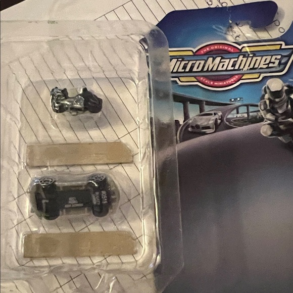 Micro Machines 2-Pack Series 1 #012 Cycle & Bugatti Chiron: Target Exclusive Toy - Picture 5 of 5